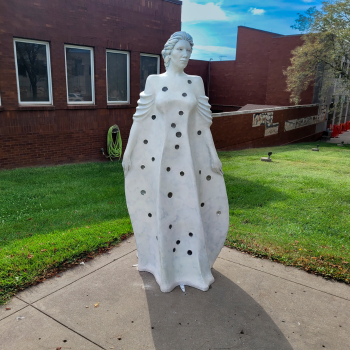 Photo of the sculpture "Lumineria" by Stephen T. Landis